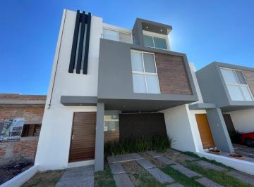 Casa de 3 habitaciones, El Marqués · Taray Renta Excelente Casa con Roof en Renta