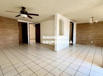 Casa de 3 habitaciones, Irapuato · Casa en Venta Col. Las Rosas