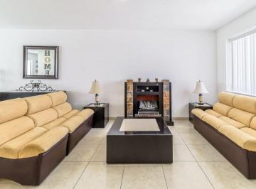 Casa de 4 habitaciones, Celaya · Casa en Renta Amueblada