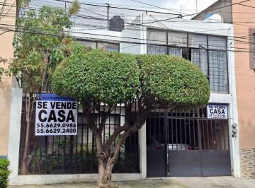 Casa de 4 habitaciones, Iztacalco · Vendo Bonita E Iluminada Casa en Zona Tranquila