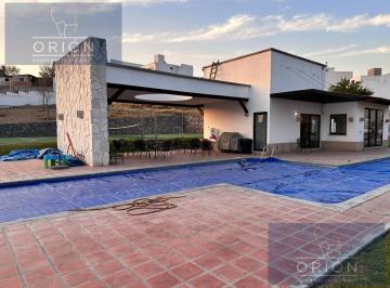 Casa en condominio · 145m² · 3 Recámaras · 2 Estacionamientos · Casa Renta Pedregal Schoenstatt Camino a Los Olvera Cerca Tejeda Hospital Santiago
