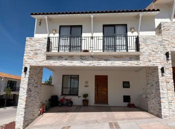 Casa de 3 habitaciones, León · Casa en Venta en Lombardia, León Gto.