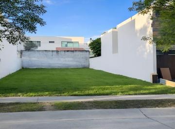 Terreno / Lote , Zapopan · Terreno Venta Fraccionamiento Puerta del Valle Zapopan 230 m² por Plaza Andares, Hospital Ange