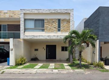 Casa de 3 habitaciones, Alvarado · Casa en Renta Lomas de La Rioja