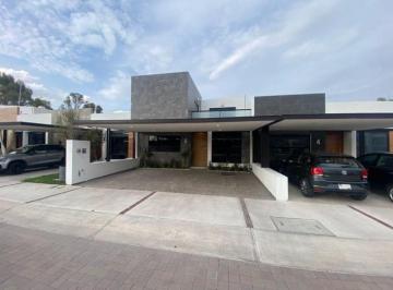 Casa · 170m² · 4 Recámaras · 2 Estacionamientos · Casa en Cañadas del Arroyo
