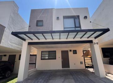 Casa de 3 habitaciones, García · Casa con Alberca en Cumbres Monticello en Venta