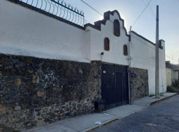 Casa de 5 habitaciones, Jiutepec · Casa con Bungalo y Jardín en Venta Cerca de Liverpool Cuernavaca Estitlo Colonial
