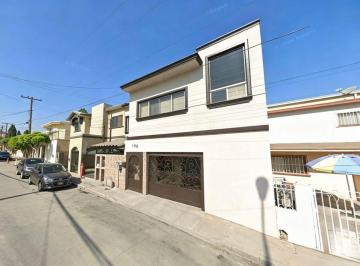 Casa de 4 habitaciones, Tijuana · Invierte Hoy en Una Propiedad con Alto Potencial Bonita Casa en Venta en Gas y Anexas