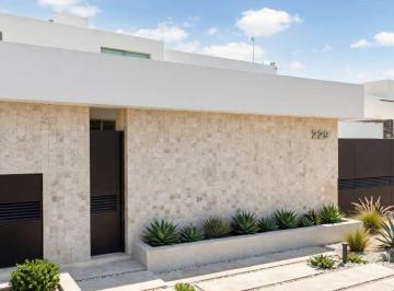 Casa de 5 habitaciones, Mérida · Domicilio: Calle 26 No. 229, Altabrisa, Merida, C. P. 97130, Yucatan.