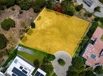 Terreno / Lote · 1834m² · Terreno en Venta en Bosque de Las Lomas de 1,834.65 m²