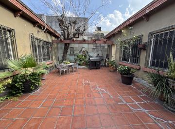 Casa · 427m² · 3 Recámaras · 2 Estacionamientos · Casa en Venta Para Remodelar Col. Vista Hermosa, Monterrey