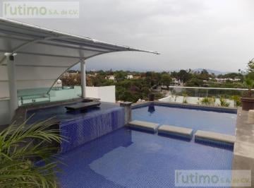 Casa · 140m² · 4 Recámaras · 2 Estacionamientos · Casa con Alberca en Palmas, Cuernavaca
