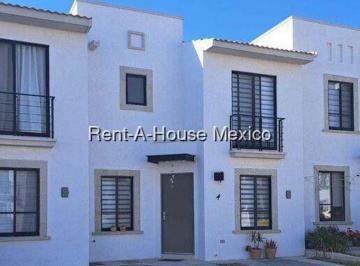 Casa en condominio de 3 habitaciones, El Marqués · Renta en Zakia de 3 Recamaras y Sala Tv | Amenidades