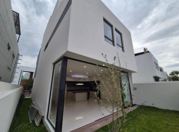 Casa de 5 habitaciones, Zapopan · Casa en Venta en Bosques Vallarta, Dentro de Coto. Parques Vallarta