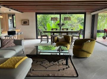 0daa3924d27615bdf3bed02876d61eb19606dba99dcbe7f6a667482de70c7435 · Casa en Condominio en El Centro de Valle de Bravo