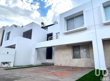 Casa · 160m² · 3 Recámaras · 2 Estacionamientos · Casa Amueblada en Renta en San Telmo Aguascalientes