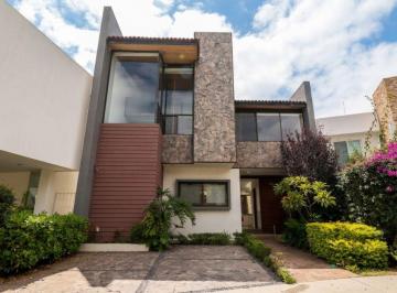 Casa de 3 habitaciones, Morelia · Casa en Venta en Jardines de Altozano, Morelia