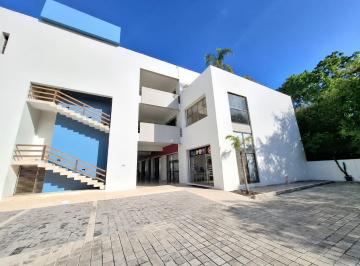 Local comercial · 120m² · 2 Recámaras · 1 Estacionamiento · Local Comercial en en Renta en Plaza Comercial