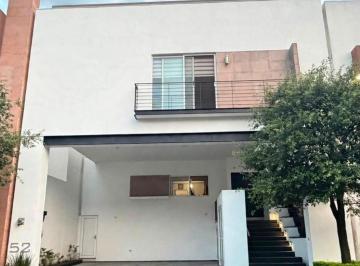 Casa de 3 habitaciones, Santa Catarina · Casa en Venta en Residencial Olinca, Zona Valle Poniente
