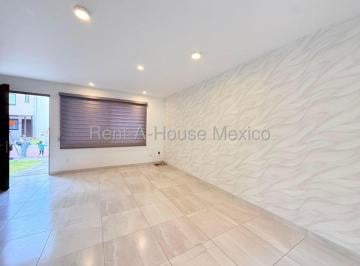 Casa de 3 habitaciones, Querétaro · Amplia Casa en Condominio, con Alberca, Lugar Familiar
