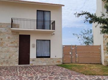 Casa de 3 habitaciones, San Luis Potosí · Casa en Venta con Gran Terreno en La Florida, San Luis Potosí