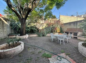 Casa de 5 habitaciones, Iztapalapa · Casa Para Remodelar con 5 Habitaciones, Jardín y Vigilancia Las 24 Hrs