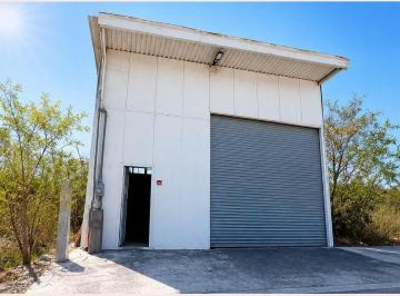 Bodega comercial · 200m² · 1 Recámara · 2 Estacionamientos · Bodega en Renta Municipio Salinas Victoria Nuevo Leon