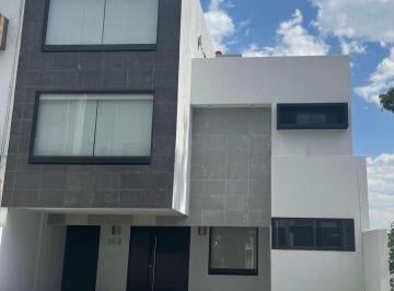 Casa · 280m² · 4 Recámaras · 3 Estacionamientos · Casa en Lago Esmeralda Aqua Renta o Venta