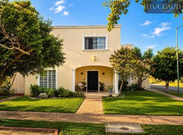Casa · 253m² · 5 Recámaras · Casa en Santa Gertrudis Copo