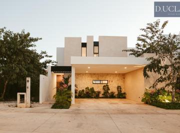 Casa · 272m² · 4 Recámaras · 2 Estacionamientos · Casa en Cholul