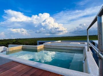 Casa · 700m² · 4 Recámaras · 5 Estacionamientos · Casa en Venta Puerto Cancun Laguna 1