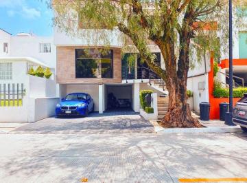 Casa de 3 habitaciones, Naucalpan de Juárez · Casa en Fraccionamiento con Amplio Jardín Satelite