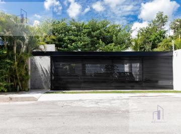 Casa · 521m² · 4 Recámaras · 4 Estacionamientos · Casa en Temozón Norte