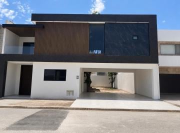 Casa · 405m² · 4 Recámaras · 2 Estacionamientos · Casa Residencial en Venta en Las Trojes, Torreon, Coah.