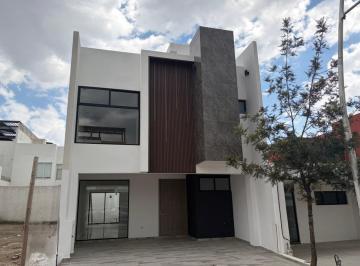 Casa · 238m² · 3 Recámaras · 2 Estacionamientos · Venta de Casa en Antigua Cementera