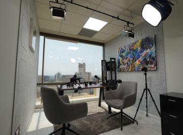 Oficina , Guadalajara · Graba Tu Podcast Desde 1,490 + 50% y Haz Crecer Tu Marca con Best Podcast Room!