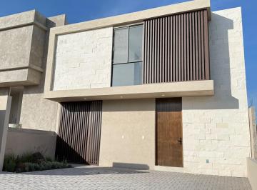 Casa · 145m² · 2 Recámaras · 2 Estacionamientos · Casa en Zarú