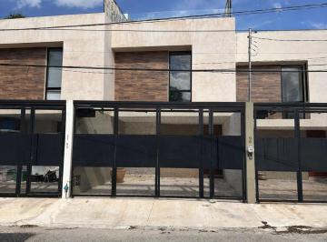 Villa de 2 habitaciones, Mérida · Townhouse en Renta en Montes de Amé de Tres Niveles con Rooftop