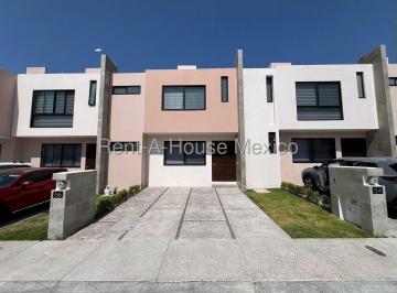 Casa de 3 habitaciones, Querétaro · Casa en Renta con 3 Hab, 3 Baños en Altos del Marques, Queretaro, Mexico.