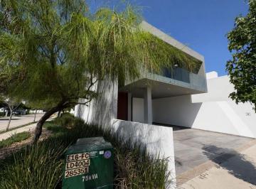 Casa en condominio de 3 habitaciones, León · Hermosa Casa en Venta en Mayorazgo del Valle | 3 Recámaras 2 Niveles