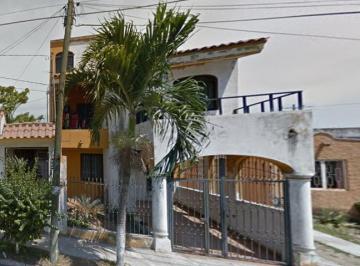 Casa en Venta de 3 habitaciones · Casa de 120 m² con 3 Recámaras en Venta en Manzanillo