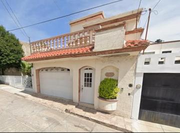 Casa de 4 habitaciones, Durango · Venta de Casa en Privada Lomas del Parque, Durango.