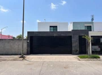 Casa · 120m² · 3 Recámaras · 2 Estacionamientos · Casa en Renta Valle del Jaguar Villahermosa