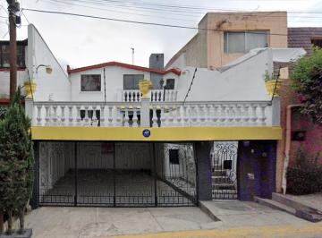 Casa de 3 habitaciones, Atizapán de Zaragoza · Remate Bancario Casa en Las Alamedas Atizapán de Zaragoza.