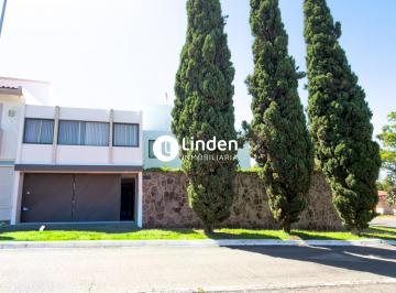 Casa · 336m² · 3 Recámaras · 2 Estacionamientos · Casa en Venta en Las Animas en Puebla.
