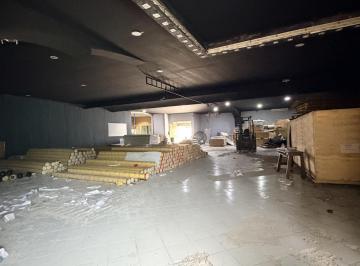 Bodega comercial · 950m² · 4 Estacionamientos · Bodega Al Norte de Merida 700 m², Estacionamiento, Anden, Ubicacion Comercial