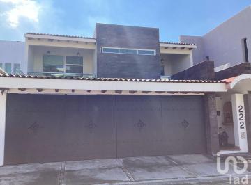 Casa · 1m² · 4 Recámaras · 4 Estacionamientos · Casa en Venta en Lomas de Las Américas Norte