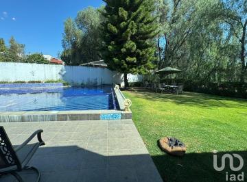 Casa · 629m² · 4 Recámaras · 6 Estacionamientos · Casa en Venta Frac. Club Erandeni Morelia