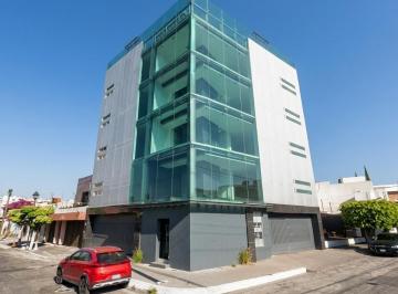 Oficina · 175m² · 4 Recámaras · 8 Estacionamientos · Oficinas en Renta, Las Américas Morelia