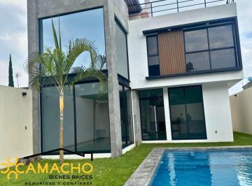 Casa de 4 habitaciones, Tlayacapan · Estrena Preciosa Casa en Venta con Alberca E Increíble Vista Panorámica en Tlayacapan Olc - 4463